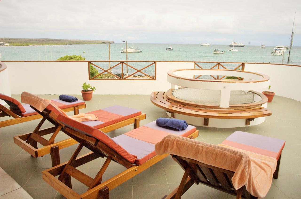 Grand Hotel Lobo De Mar Puerto Ayora  Exterior photo