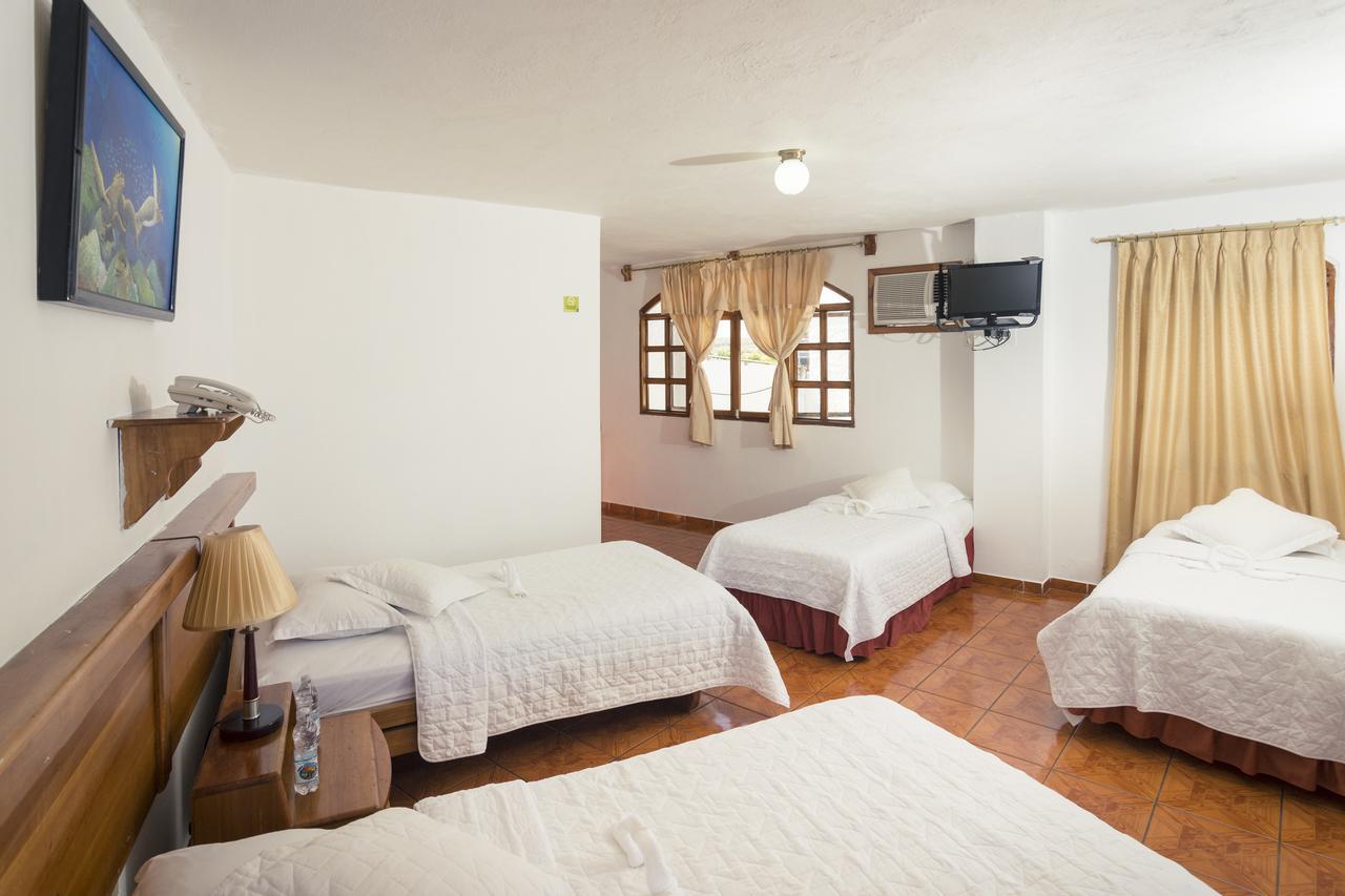 Grand Hotel Lobo De Mar Puerto Ayora  Exterior photo